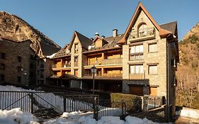 CASA HONORIA - Ático en Escarrilla, 6 pax, 2 plazas garaje